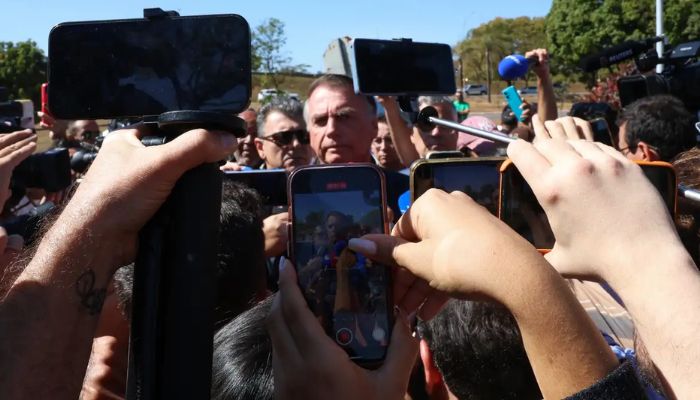  “Suprema humilhação”, diz Bolsonaro sobre tornozeleira eletrônica 
